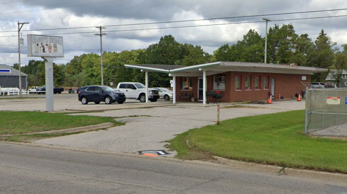 Dog n Suds (DogNSuds, Dog-N-Suds) - Muskegon - 5624 Apple Ave (newer photo)